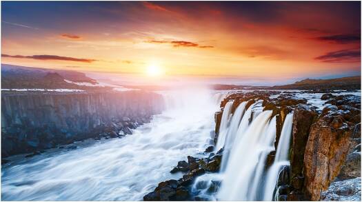 SAMSUNG VHC-R Video Wall, 55" IPS Display, FHD Resolution, 8ms Response Time, 24 / 7 Operation Time, 0.44mm (even) Bezel Width, Image Enhancement Technology, Black | LH55VHCRBGBXUE